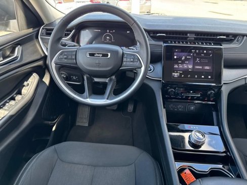 Used 2023 Jeep Grand Cherokee L Laredo image 24
