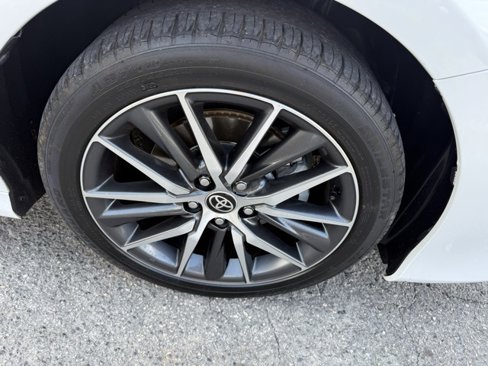 Used 2022 Toyota Camry XLE image 19