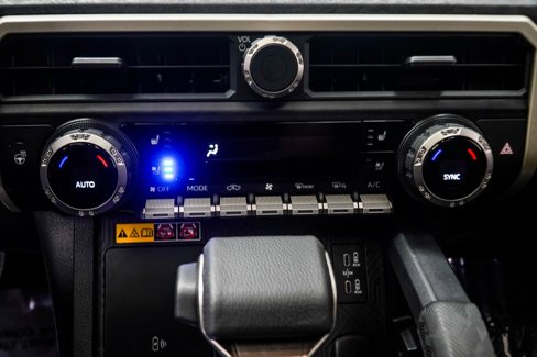 Used 2025 Toyota Tacoma Limited image 20