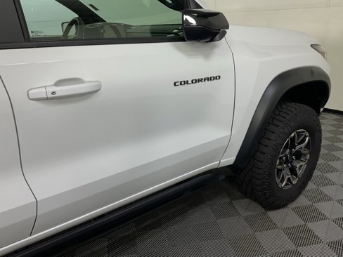 Used 2024 Chevrolet Colorado ZR2 w/ Technology Package image 7