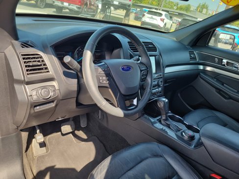 Used 2018 Ford Explorer XLT w/ Equipment Group 202A image 22