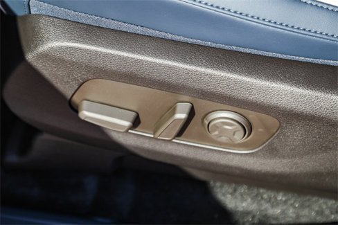 New 2026 Kia Carnival EX image 22