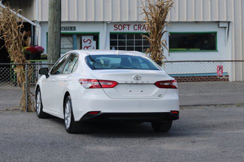 Used 2020 Toyota Camry LE image 6