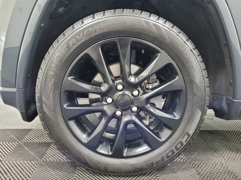 Used 2018 Jeep Grand Cherokee Altitude image 31