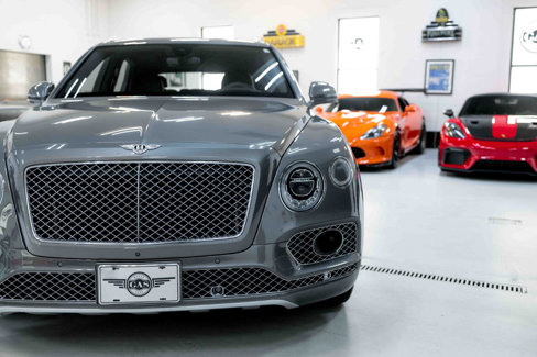 Used 2018 Bentley Bentayga image 17