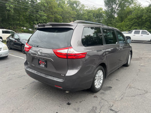 Used 2015 Toyota Sienna XLE Premium image 5