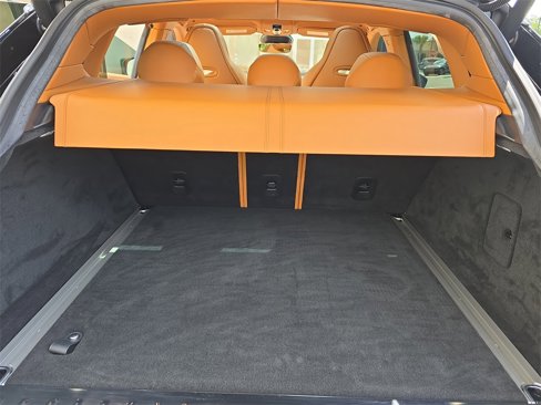 Used 2023 Aston Martin DBX image 19