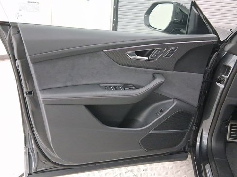 New 2026 Audi SQ8 Prestige image 19