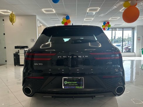 Used 2023 Genesis GV70 2.5T w/ Sport Prestige Package image 11