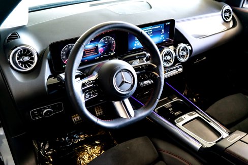 Certified 2025 Mercedes-Benz GLA 250 image 9