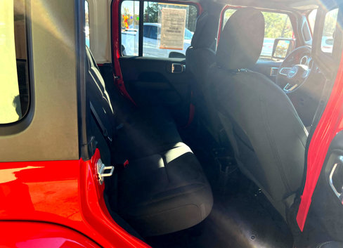 Used 2023 Jeep Wrangler Unlimited Sahara image 19