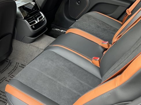 New 2025 Bentley Flying Spur Plug-In Hybrid image 21