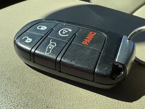 Used 2015 Jeep Grand Cherokee Overland w/ Advanced Technology Group image 33