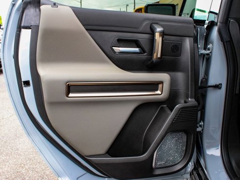 Used 2025 GMC Hummer EV 2X image 11