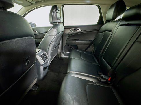 Used 2025 Kia Sportage EX w/ Premium Package image 24