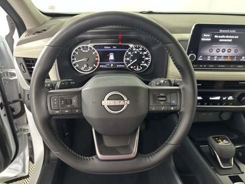 Certified 2025 Nissan Rogue SV image 14