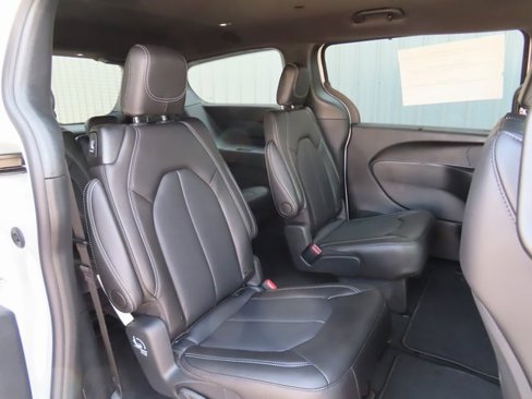New 2026 Chrysler Pacifica Select image 27