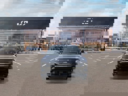 New 2025 Kia K4 LXS image 2