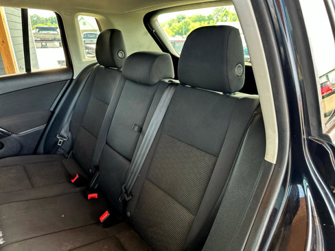 Used 2017 Volkswagen Tiguan S image 37