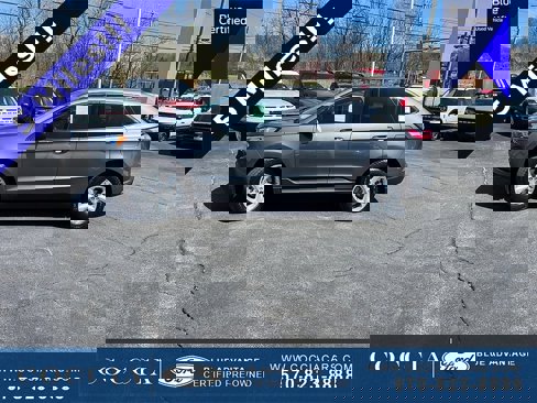 Used 2024 Ford Edge SE image 4