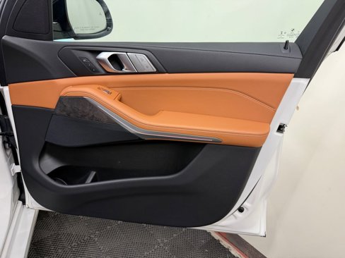Used 2022 BMW X7 xDrive40i w/ Premium Package image 25