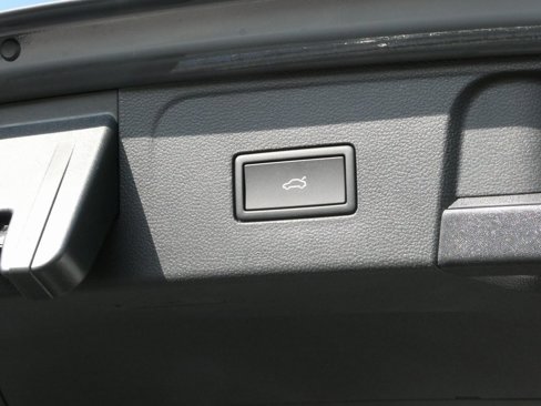 New 2026 Volkswagen Atlas SE image 24