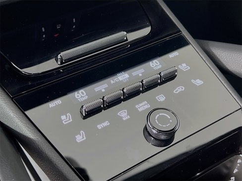 Used 2025 Porsche Cayenne image 18