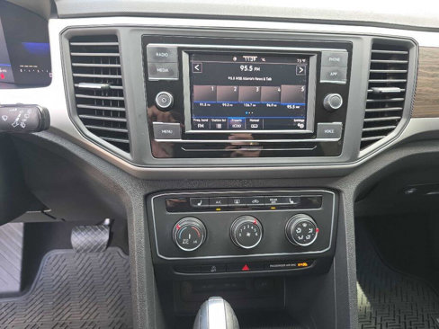 Used 2022 Volkswagen Atlas SE image 13