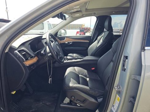 Certified 2025 Volvo XC90 B6 Ultra image 5