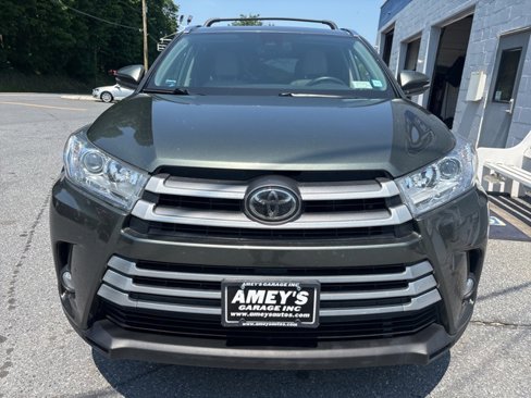 Used 2019 Toyota Highlander XLE image 2
