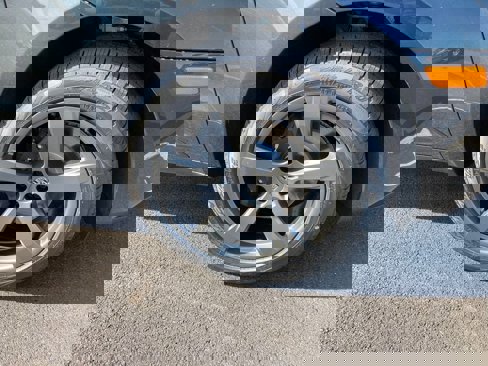 Certified 2025 Porsche Macan image 10