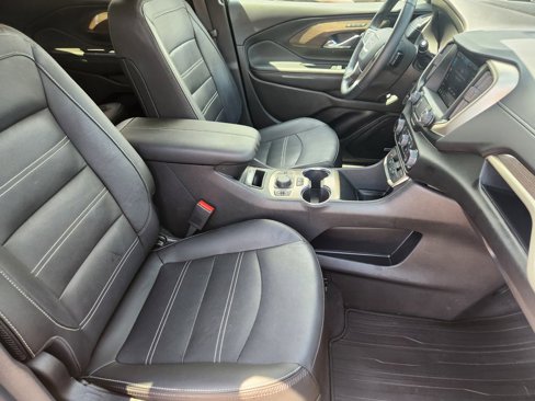 Used 2023 GMC Terrain Denali w/ Black Diamond Edition image 13