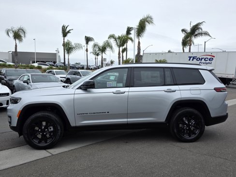 New 2025 Jeep Grand Cherokee L Laredo image 2