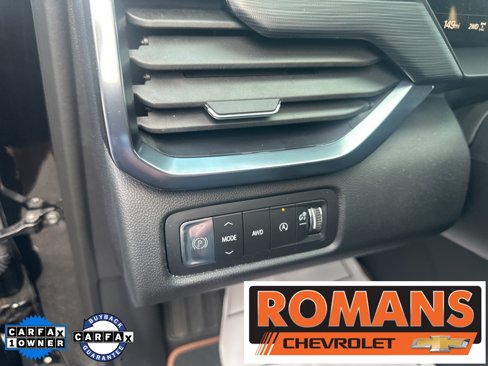 Used 2024 GMC Acadia AT4 w/ Luxury Package image 11