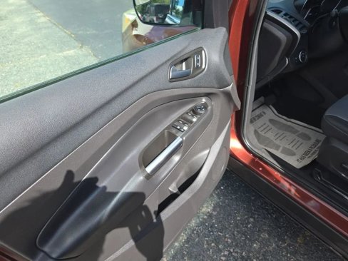 Used 2018 Ford Escape SE image 15