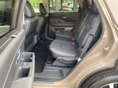 New 2025 Nissan Pathfinder Platinum w/ Cargo Package image 28