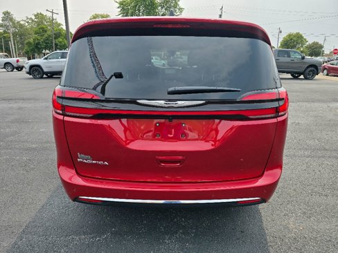 New 2026 Chrysler Pacifica Select image 6