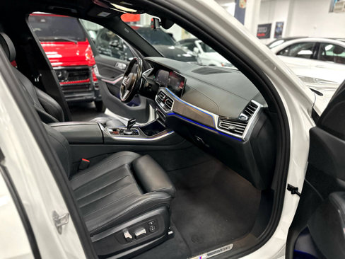 Used 2022 BMW X5 xDrive40i w/ M Sport Package image 31