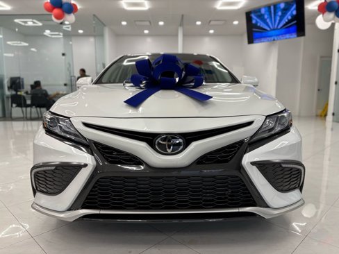 Used 2023 Toyota Camry XSE image 2