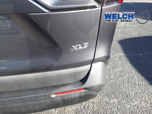 Used 2021 Toyota RAV4 XLE image 5