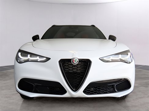 New 2024 Alfa Romeo Stelvio Sprint image 3