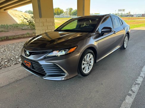 Used 2024 Toyota Camry LE image 7