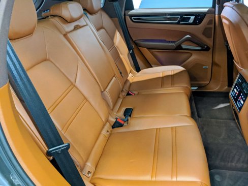 Used 2020 Porsche Cayenne S image 26