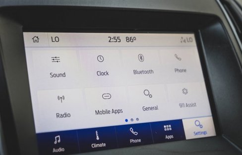 Used 2020 Ford Edge SE image 13