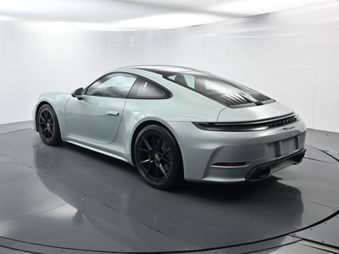 Certified 2025 Porsche 911 Carrera image 3