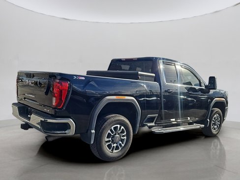 Used 2023 GMC Sierra 2500 SLE w/ SLE Value Package; image 3