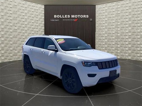 Certified 2022 Jeep Grand Cherokee Laredo X image 1