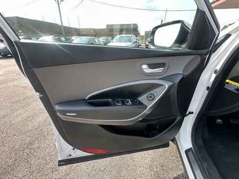 Used 2017 Hyundai Santa Fe Sport image 22