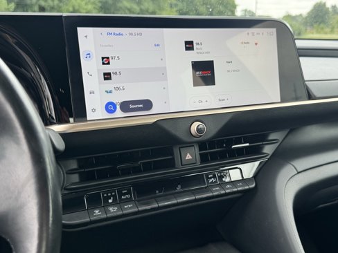 Used 2023 Toyota Crown XLE image 32
