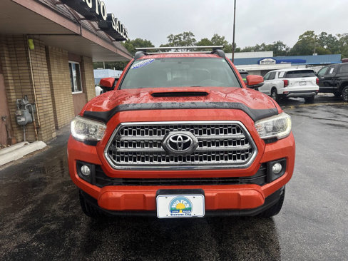 Used 2017 Toyota Tacoma TRD Sport image 12